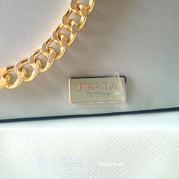 Prada - Picture 15 of 16